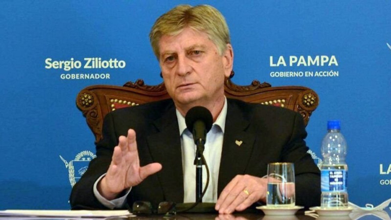 El gobernador de La Pampa advirtió que "la crisis económica es más fuerte que en la pandemia"