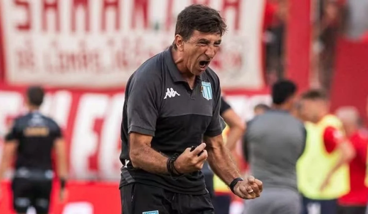Gustavo Costas: "Pudimos hacer dos o tres goles más porque Independiente estaba regalado"
