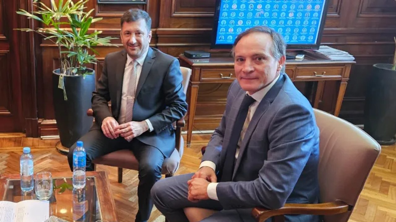 Tras la expulsión de Kueider, Unión por la Patria apunta a recuperar la banca de Camau Espínola