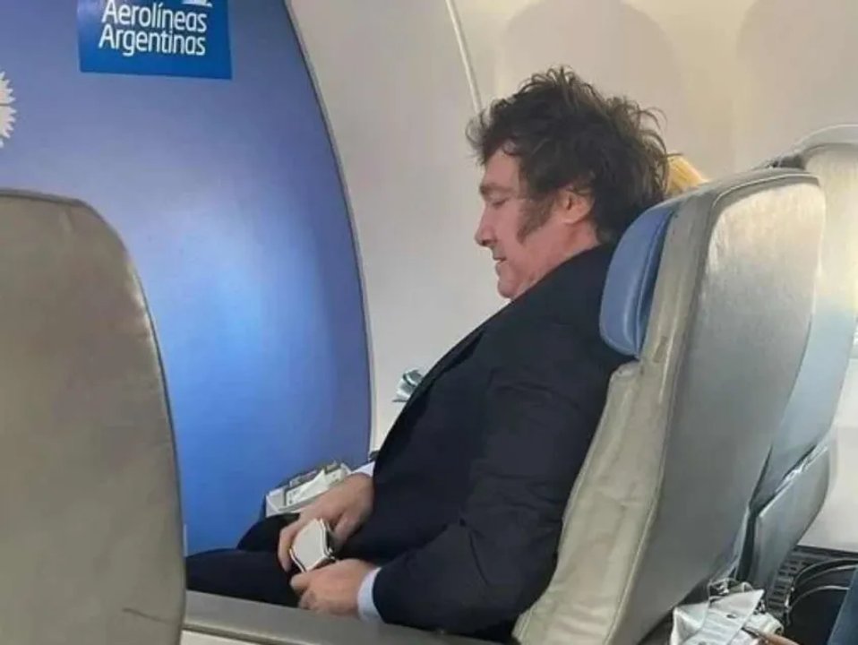 El presidente, autorizado para viajar, se prepara para Davos y la asunción de Trump