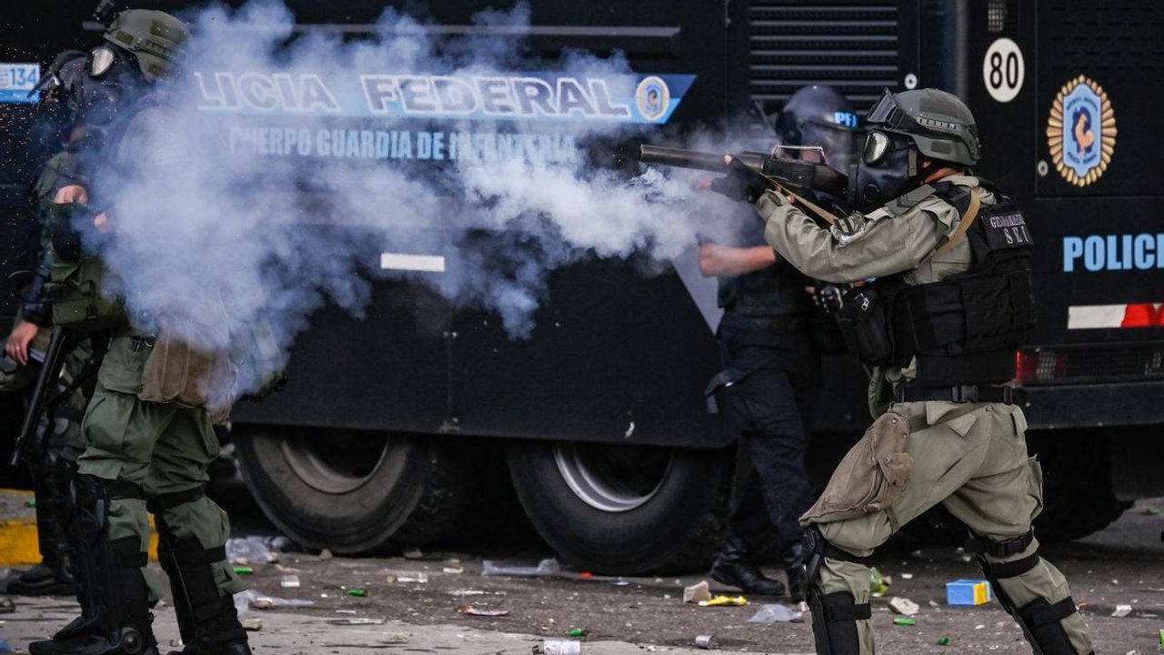 El Gobierno desplazó al fotógrafo que ayudó a identificar al gendarme que hirió a Pablo Grillo