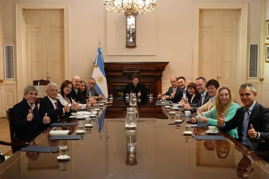 Milei activó su ofensiva digital contra la CGT y bancó a su tropa libertaria durante el paro