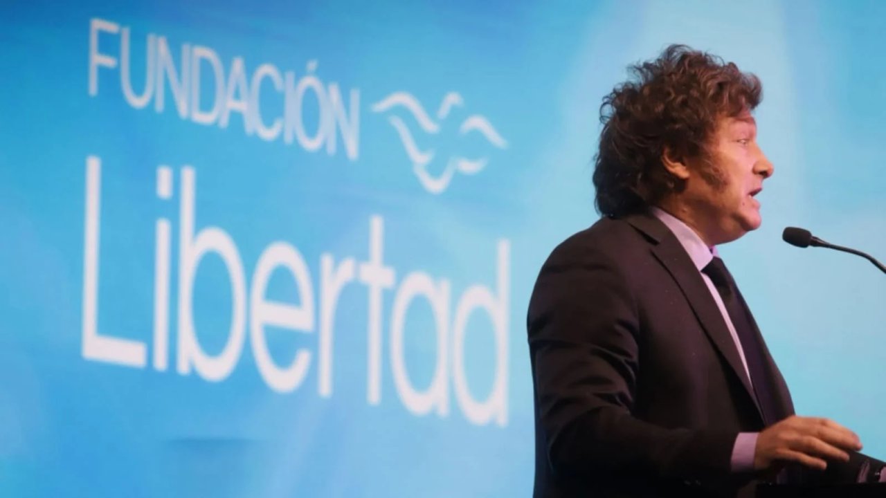 Milei se baja de la cena liberal para esquivar a Macri y Adorni podría ocupar su lugar con condiciones