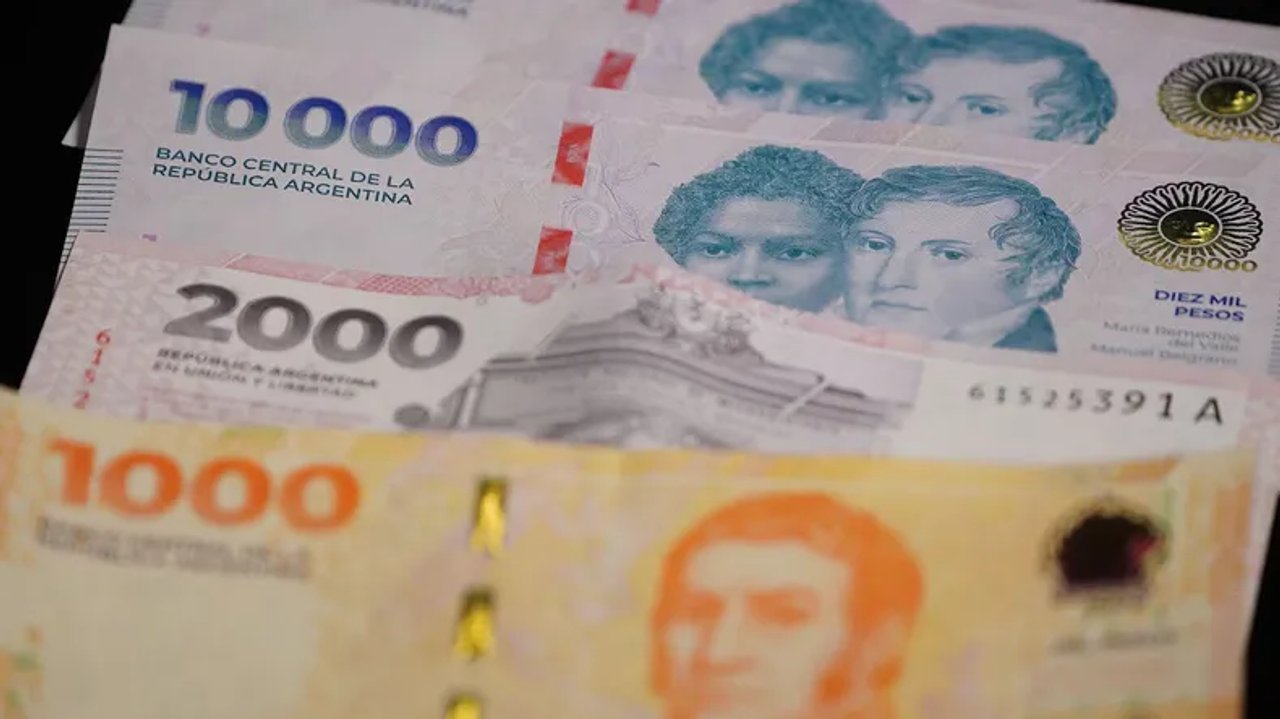 El salario mínimo se desplomó: su poder de compra es peor que durante la crisis de 2001