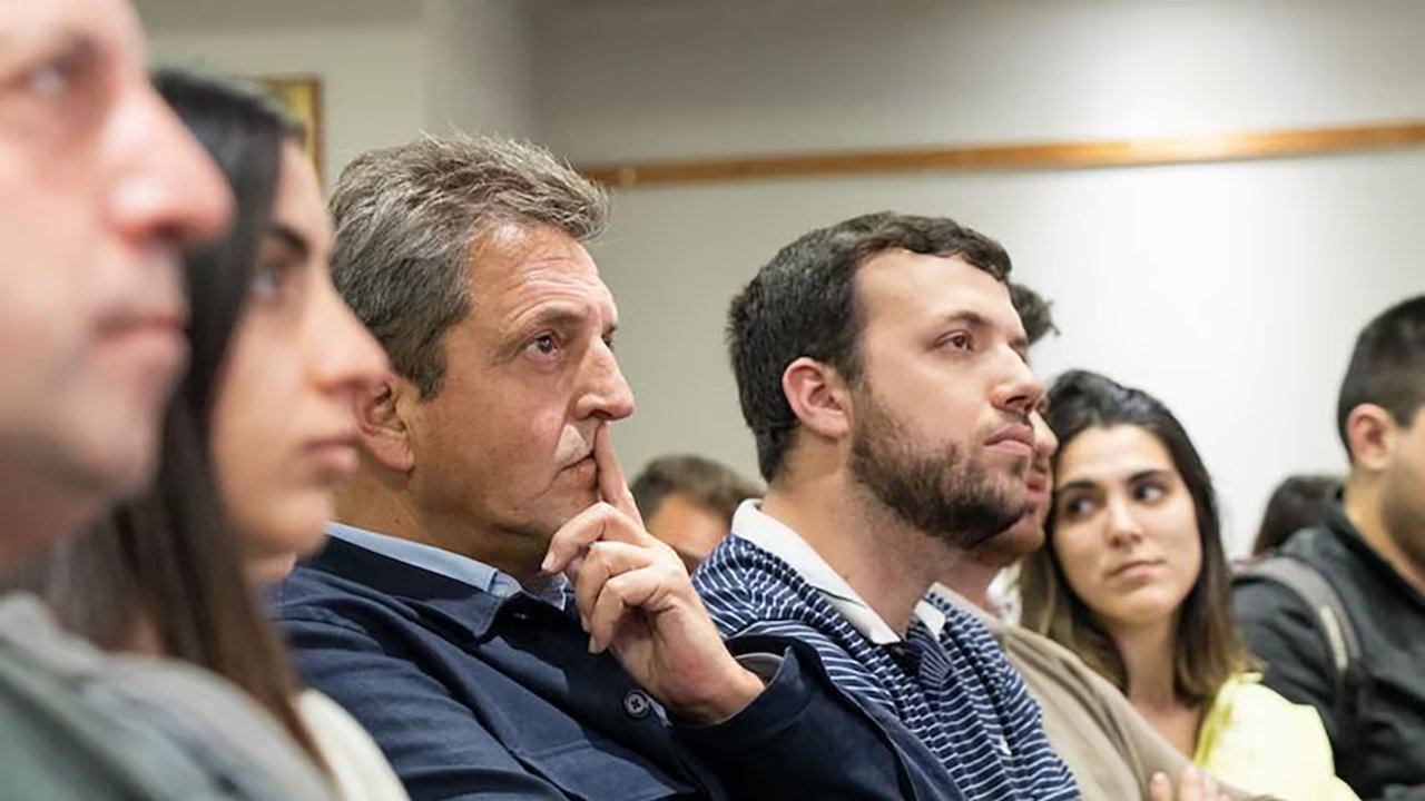 Tras un encuentro con expertos, Massa planteó que “el país necesita más propuestas que críticas”