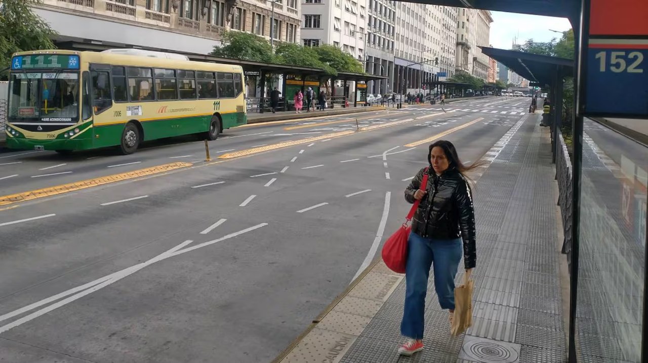 Nueva reunión para desactivar el paro de colectivos: cruces entre el Gobierno y la UTA