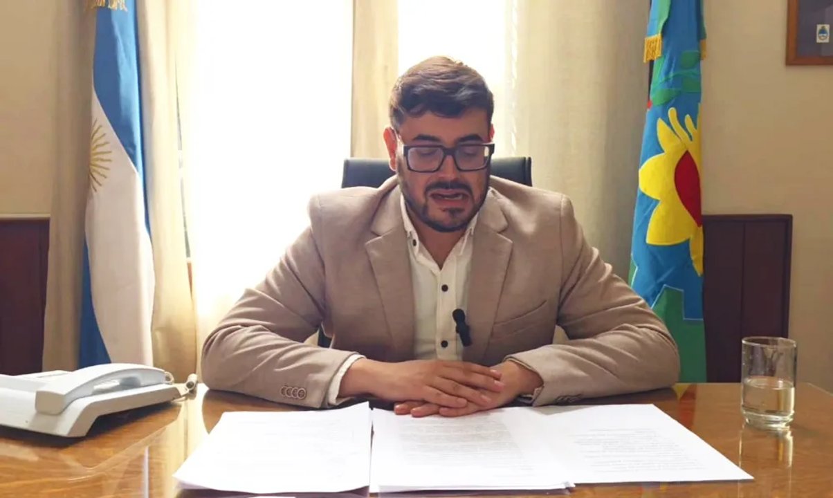 Municipales expusieron a intendente que les recortó un 13% el sueldo: cobra más de $10 millones