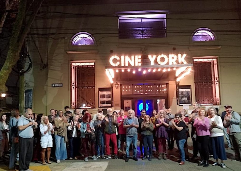 Echan a funcionario por intentar apropiarse patrimonio cultural y los vecinos piden su retorno