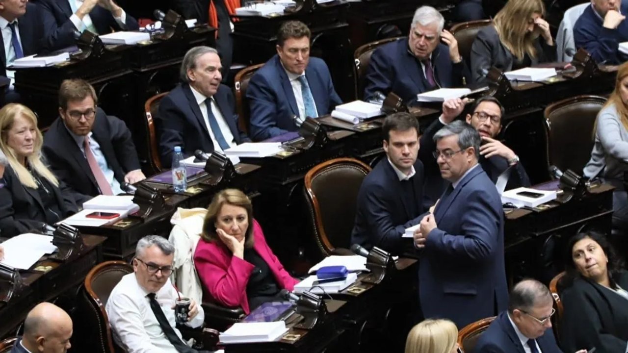 La oposición posterga definición de la comisión $Libra pero avanza en una agenda de impronta social