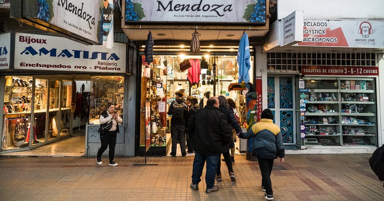 Por tercer mes consecutivo bajaron las ventas en pequeños y medianos comercios