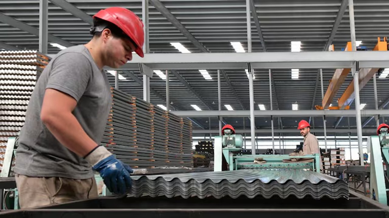 La economía permaneció estancada en agosto y no hay mayores expectativas para el resto del año