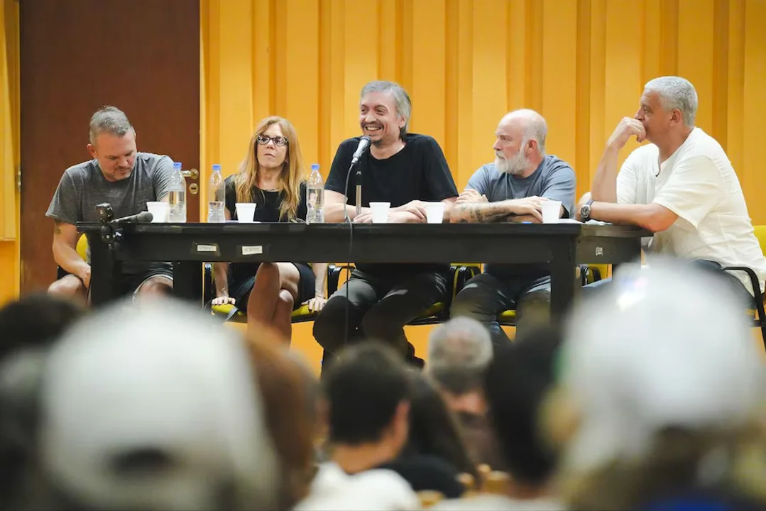 Máximo Kirchner reapareció en una charla: críticas al Gobierno por los F-16 y advertencia al peronismo - DataClave