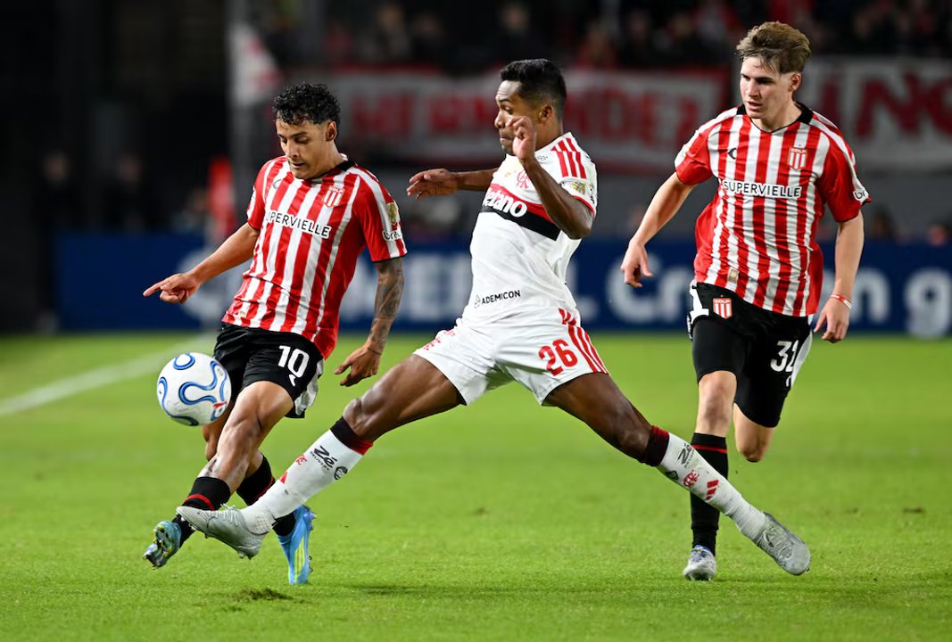 Estudiantes iguala sin goles en UNO ante Flamengo, en la ida de las semifinales