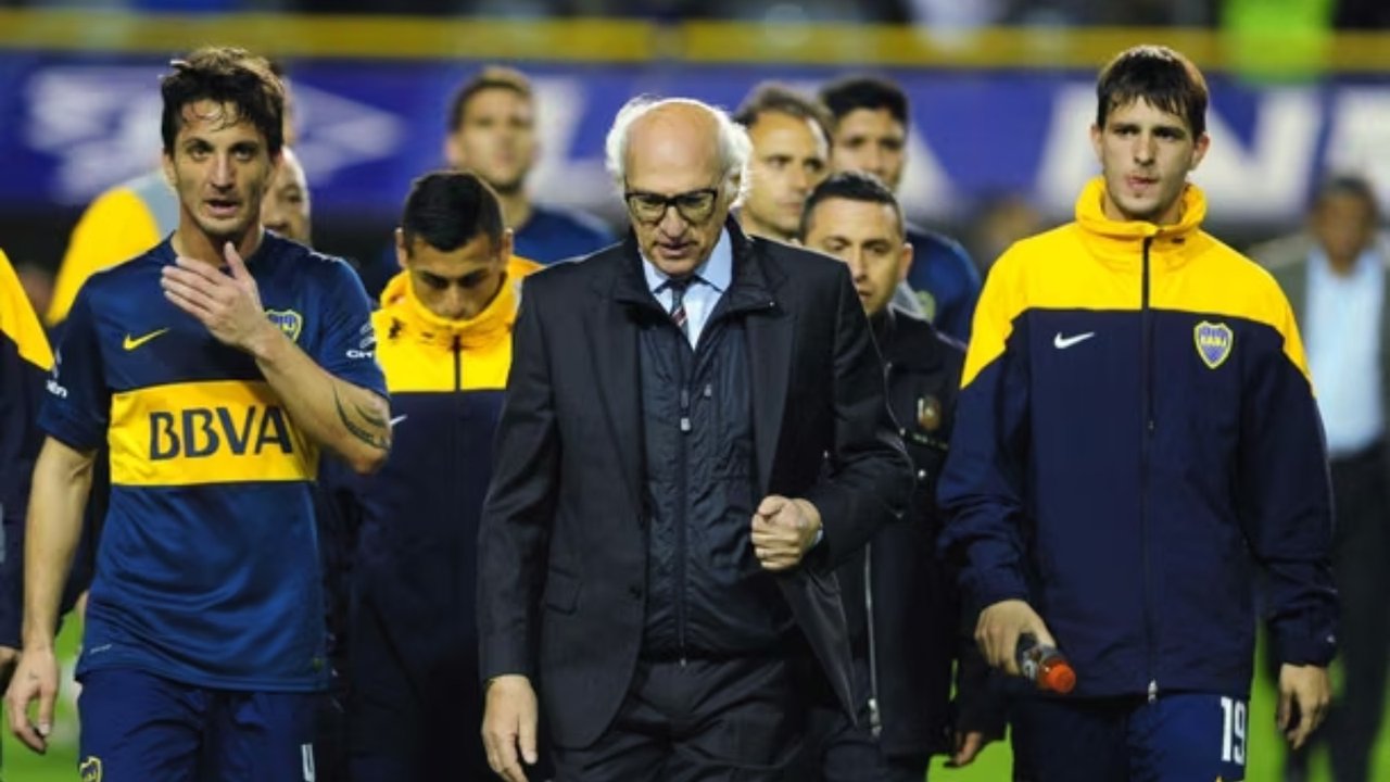 Lo dirigió Bianchi en Boca, tiene 41 años y hoy es referente en un equipo de la Primera Nacional