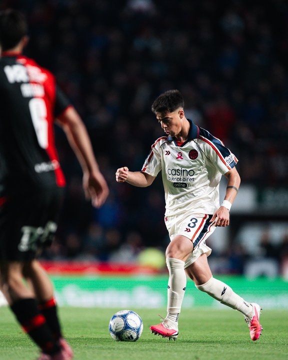 San Lorenzo empató sin goles ante Newell's y no pudo meterse en zona de playoffs