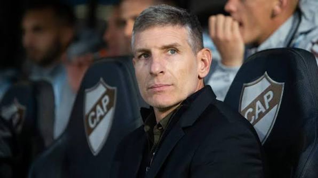 “Este grupo muestra ambición hasta el final”: Palermo, tras la clasificación de Platense a la final de la Copa Argentina